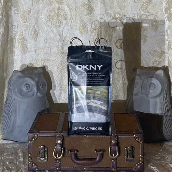 DKNY Reusable Face Masks - Picture 2 of 4